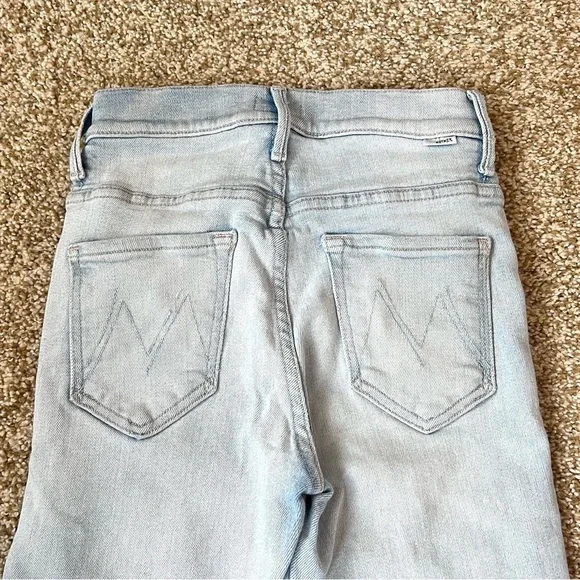 Mother The Insider Crop Step Fray in Sexico Mexico Light Wash Size 25